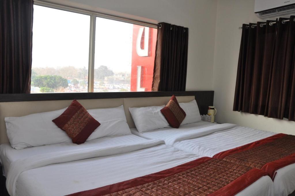 Hotel Al Gulzar Delhi  Buitenkant foto