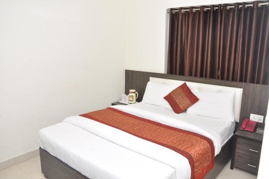 Hotel Al Gulzar Delhi  Buitenkant foto
