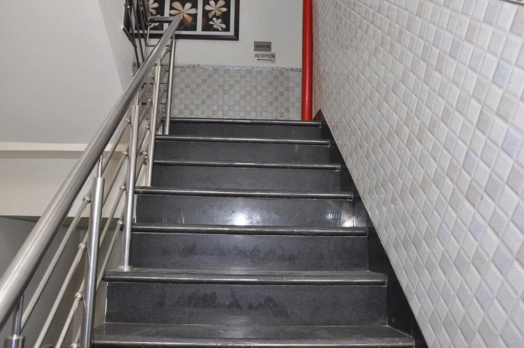 Hotel Al Gulzar Delhi  Buitenkant foto